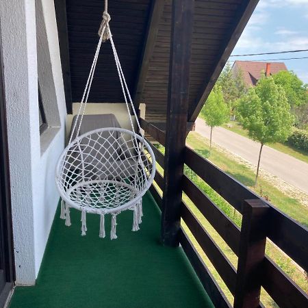 Karadi Apartman Zánka Exteriör bild