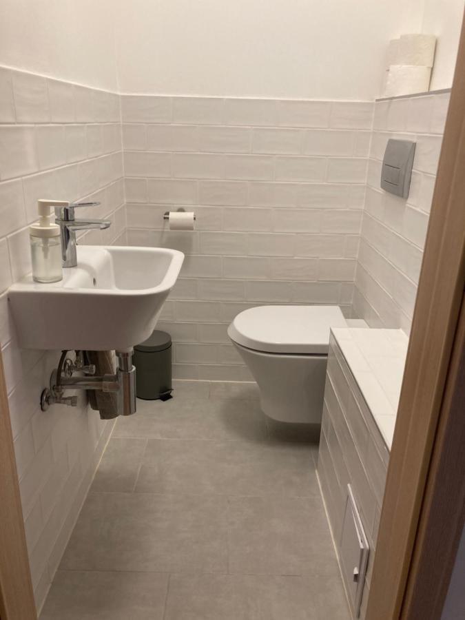 Karadi Apartman Zánka Exteriör bild